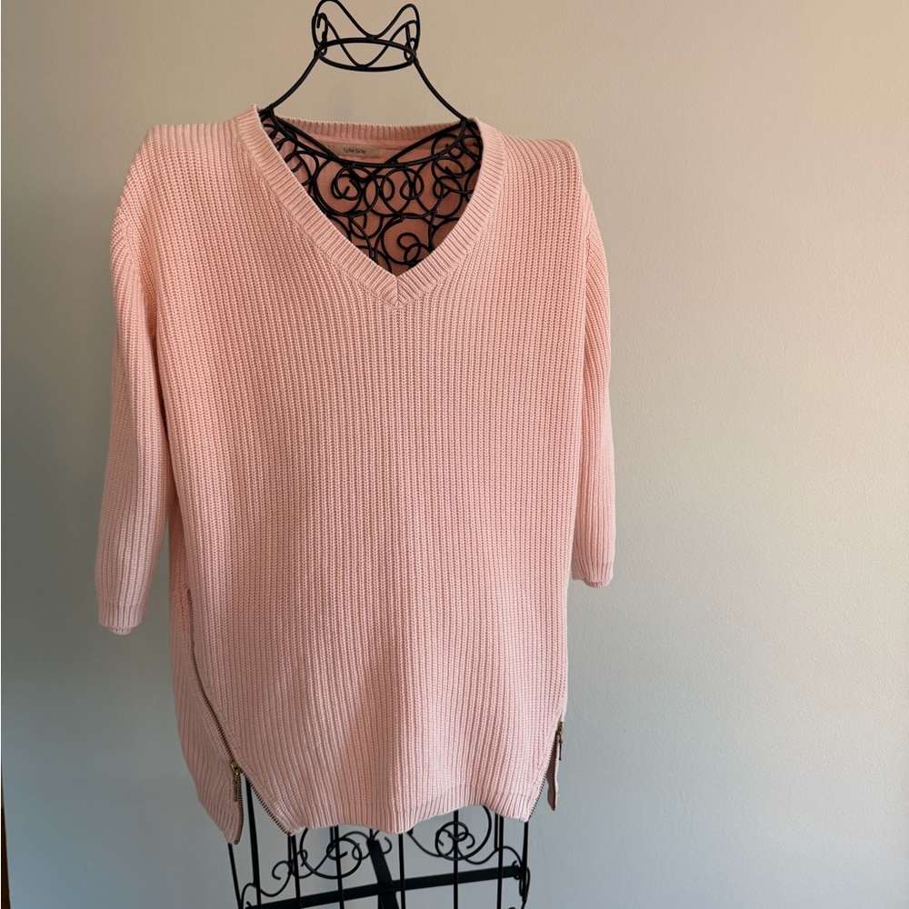 tyler boe v neck sweater with side zipper detail and 3/4 sleeves in pink